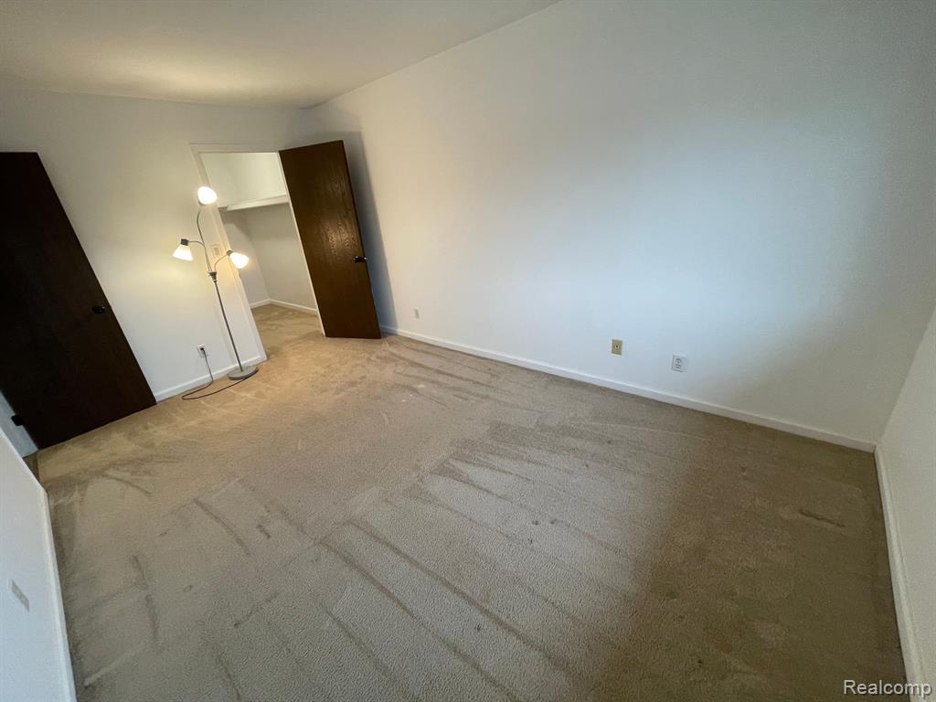 7599 MANOR CIR, Westland, MI — Photo 15