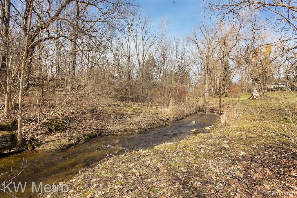 49151 RIDGE Court, Northville, MI 48168 — Photo 35