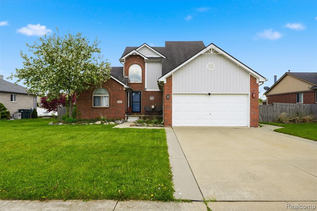 31197 Jaguar Drive, New Baltimore, MI 48047