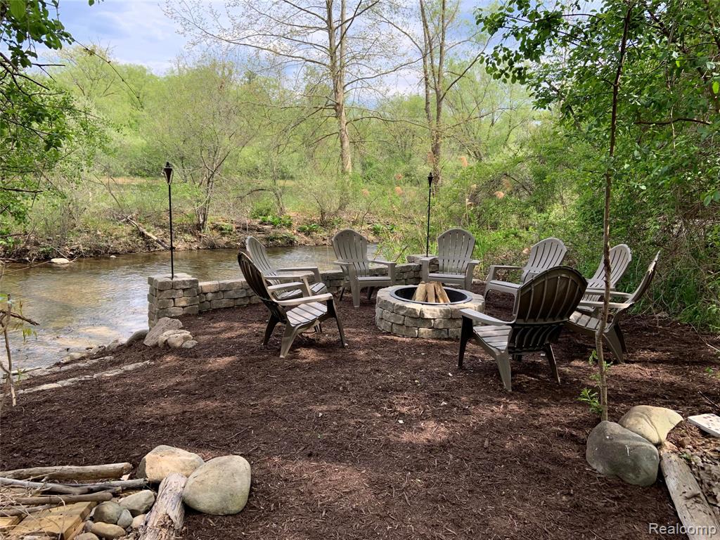 414 Roundview Drive, Rochester, MI 48307 — Photo 4