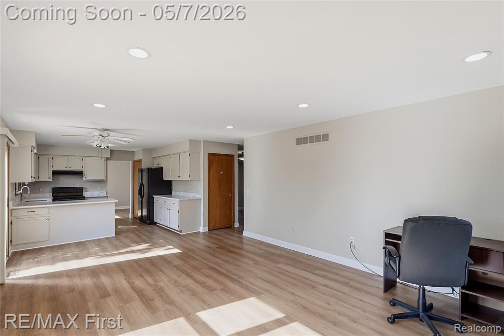1800 Hillman Drive, Troy, MI 48083 — Photo 17