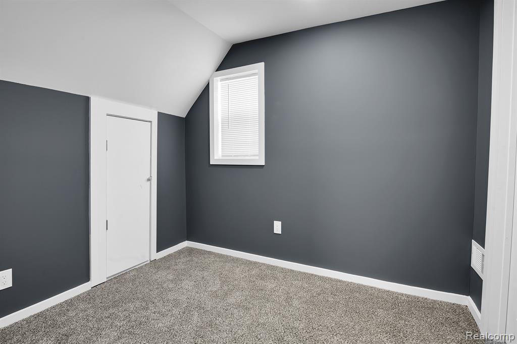 53 OAKHILL Street, Pontiac, MI 48342 — Photo 12