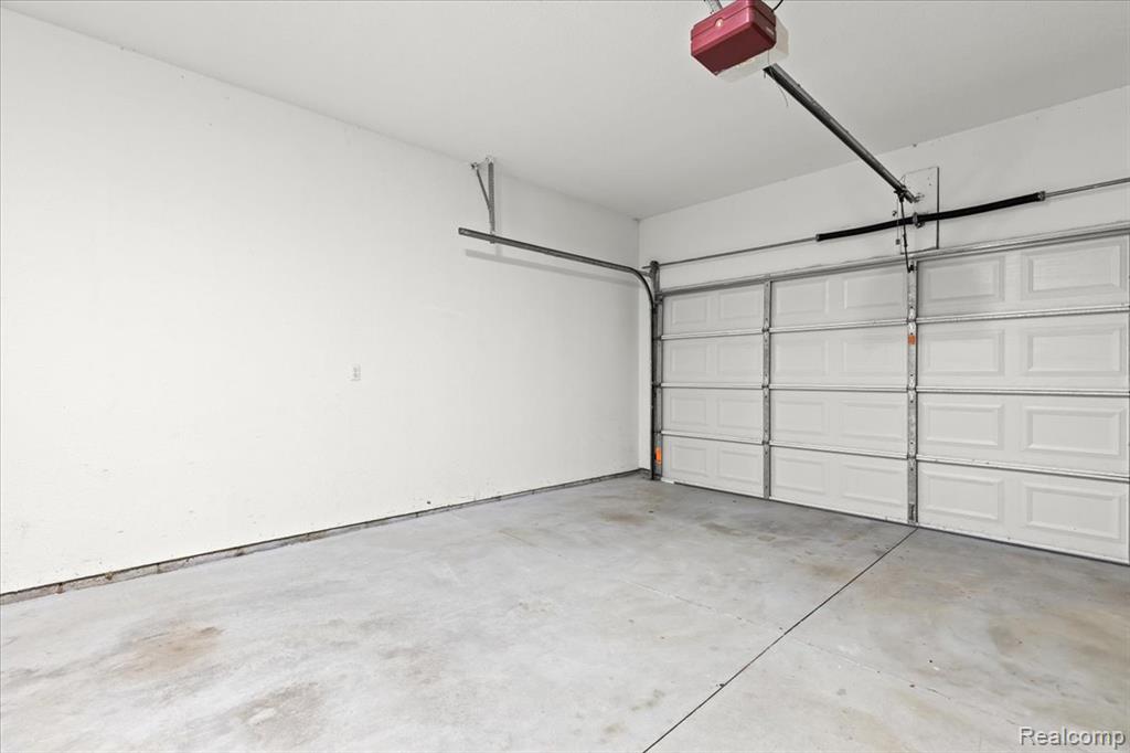 45964 Woodview Drive, Shelby Twp, MI 48315 — Photo 23