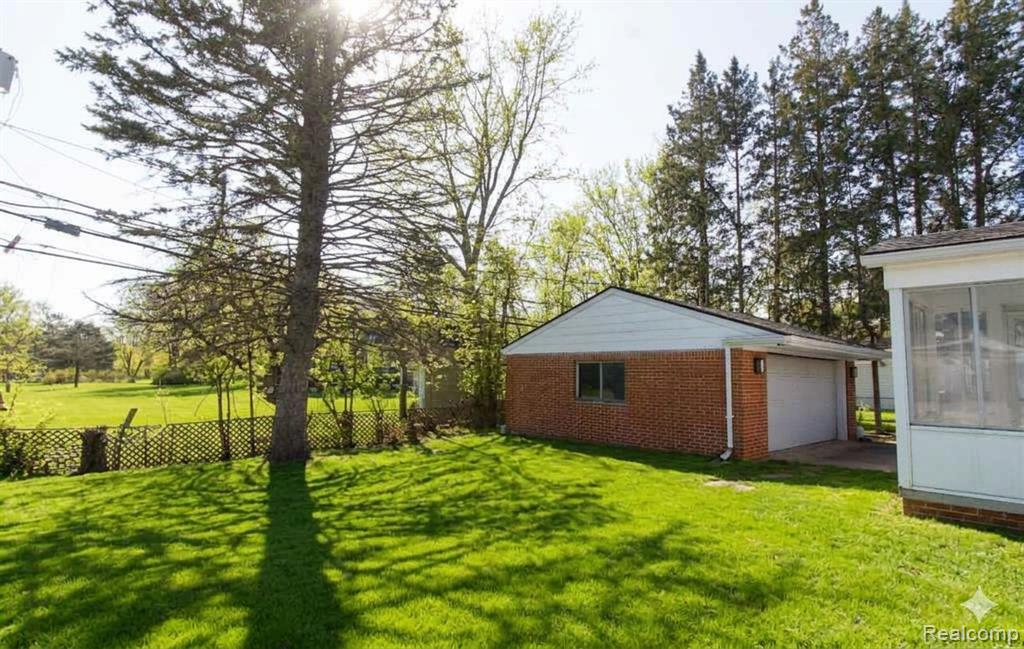 26923 Constance Avenue, Dearborn Heights, MI 48127 — Photo 28