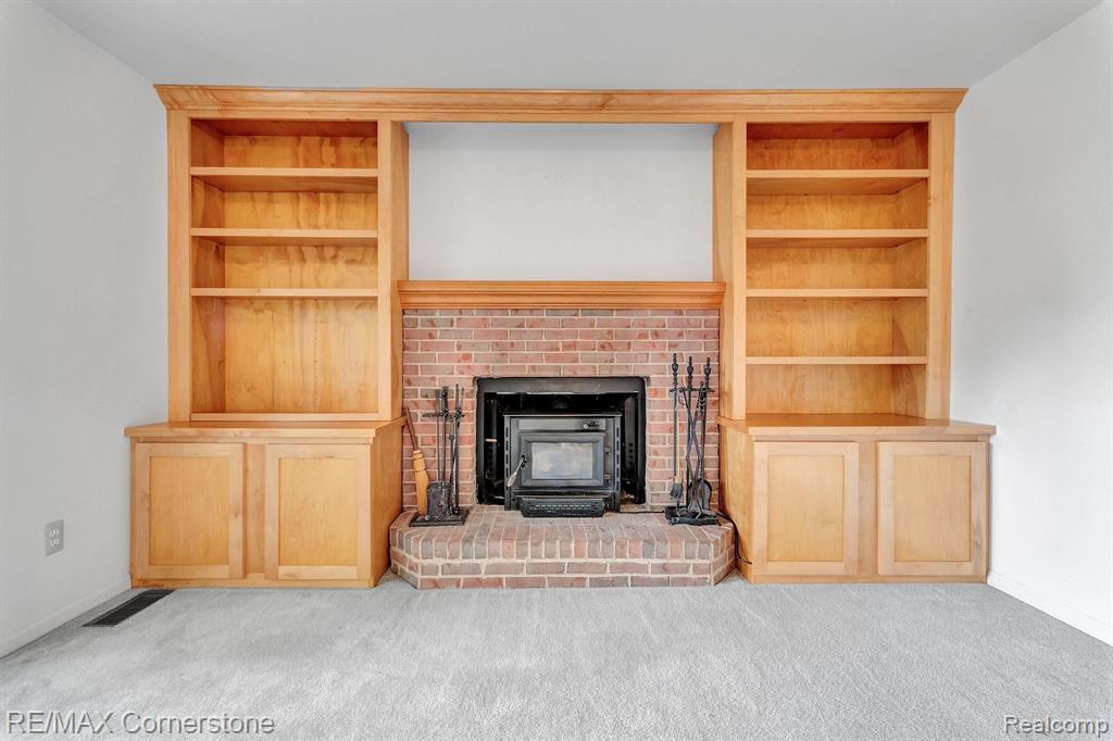 41899 CONNERWOOD Court, Canton, MI 48187 — Photo 18