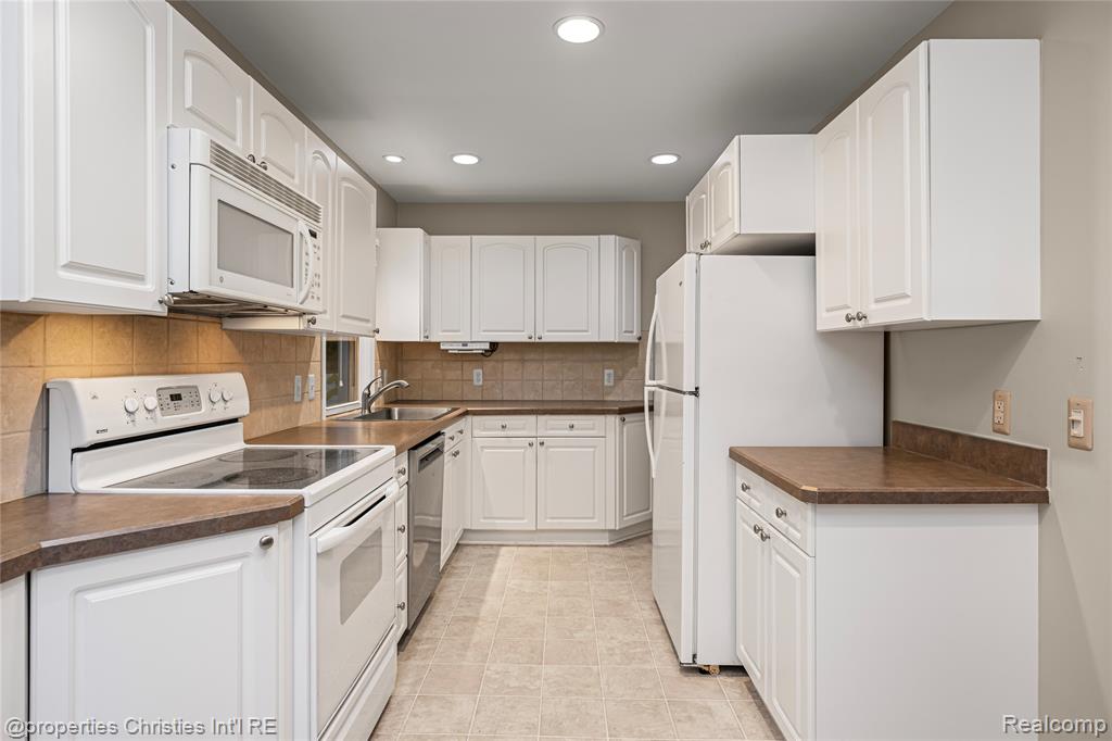 715 N Blair Avenue, Royal Oak, MI 48067 — Photo 20