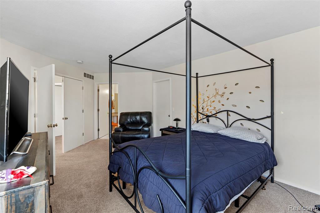 37293 Amhurst Drive, Westland, MI — Photo 11