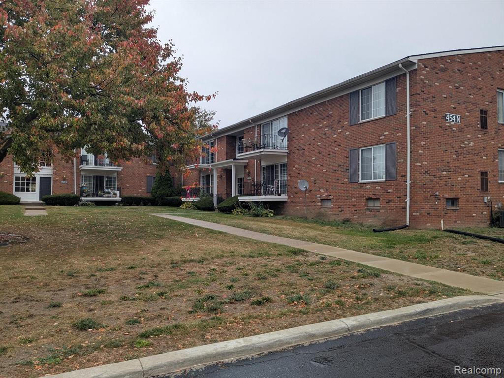 454 N Fox Hills Drive, A-8, Bloomfield, MI 48304 — Photo 19