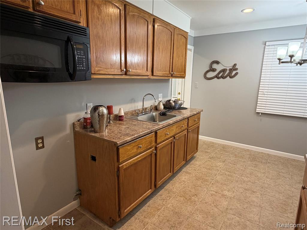 8642 Lozier Avenue, Warren, MI 48089 — Photo 7