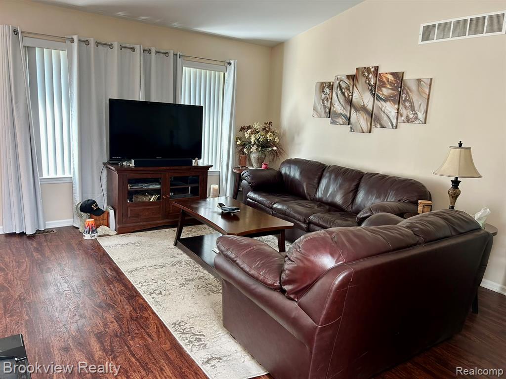 41537 Greenspire Drive, Clinton Twp, MI 48038 — Photo 13
