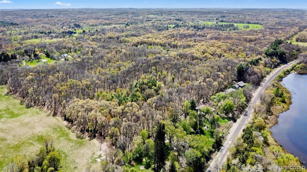 8815 Milford Road, Holly, MI 48442 — Photo 34