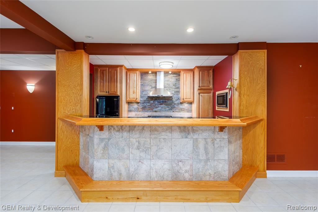 9054 Green Hickory Lane, Fenton, MI 48430 — Photo 49