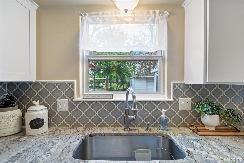 40740 ORANGELAWN Avenue, Plymouth, MI 48170 — Photo 10