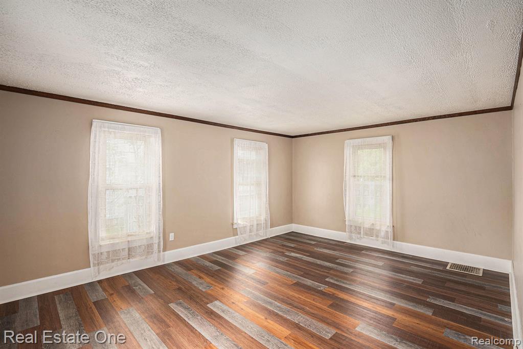 205 School Street, Almont, MI 48003 — Photo 3