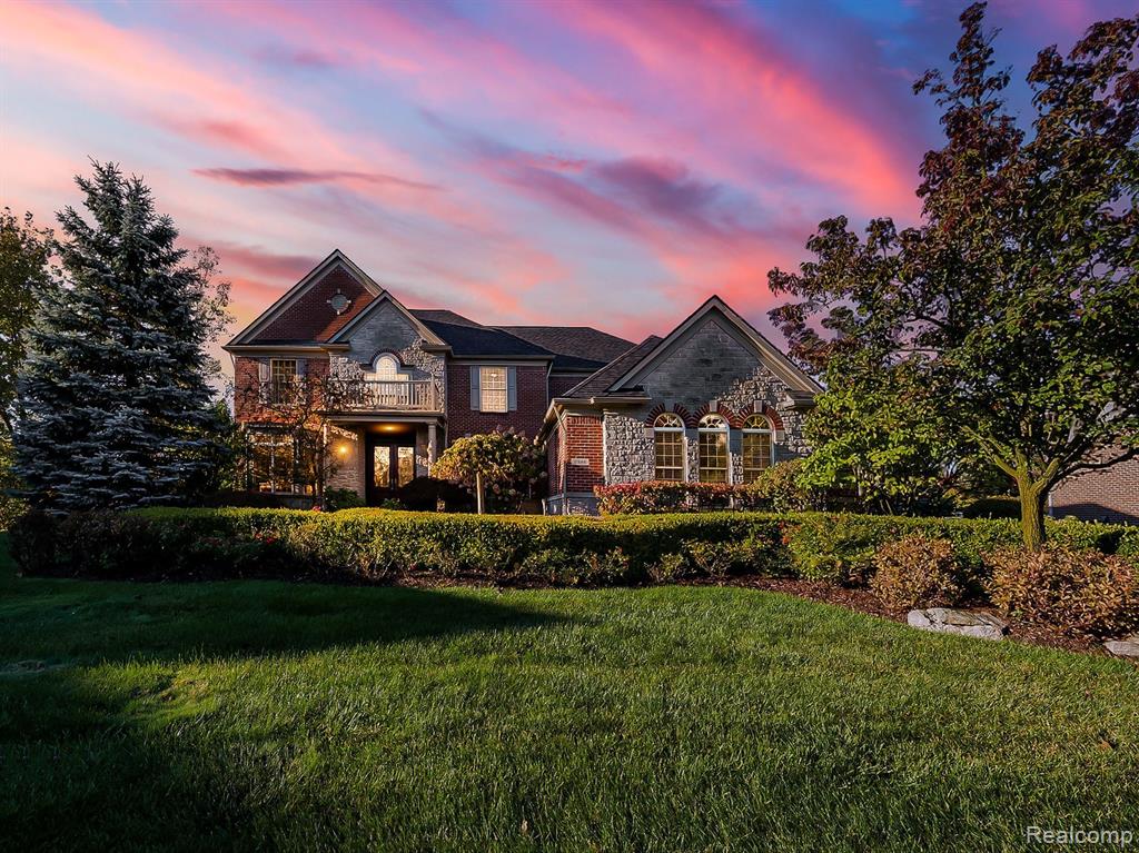 6866 CAMBRIDGE, West Bloomfield, MI — front exterior