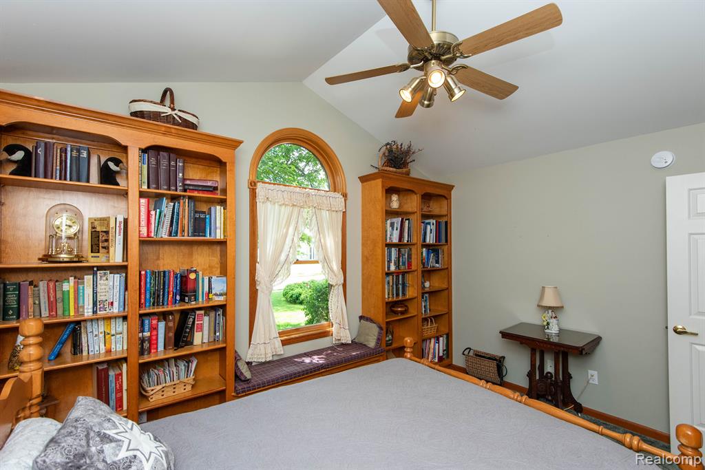 906 VILLAGE Drive, Davison, MI 48423 — Photo 22