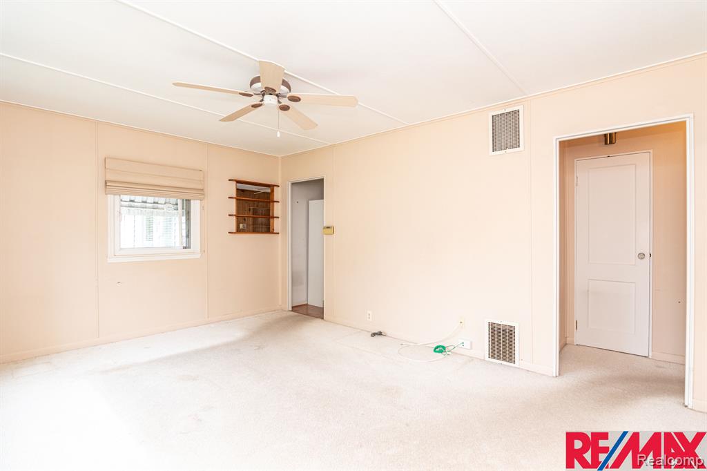 4351 SEEDEN Street, Waterford, MI 48329 — Photo 25