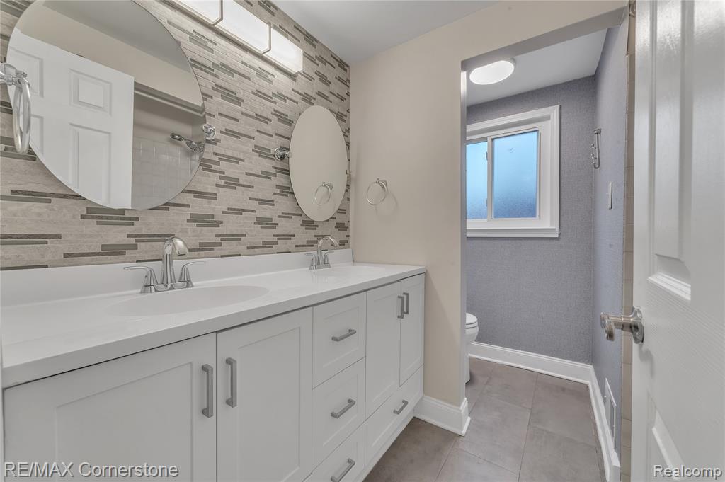 6797 Chirrewa Street, Westland, MI — Photo 17