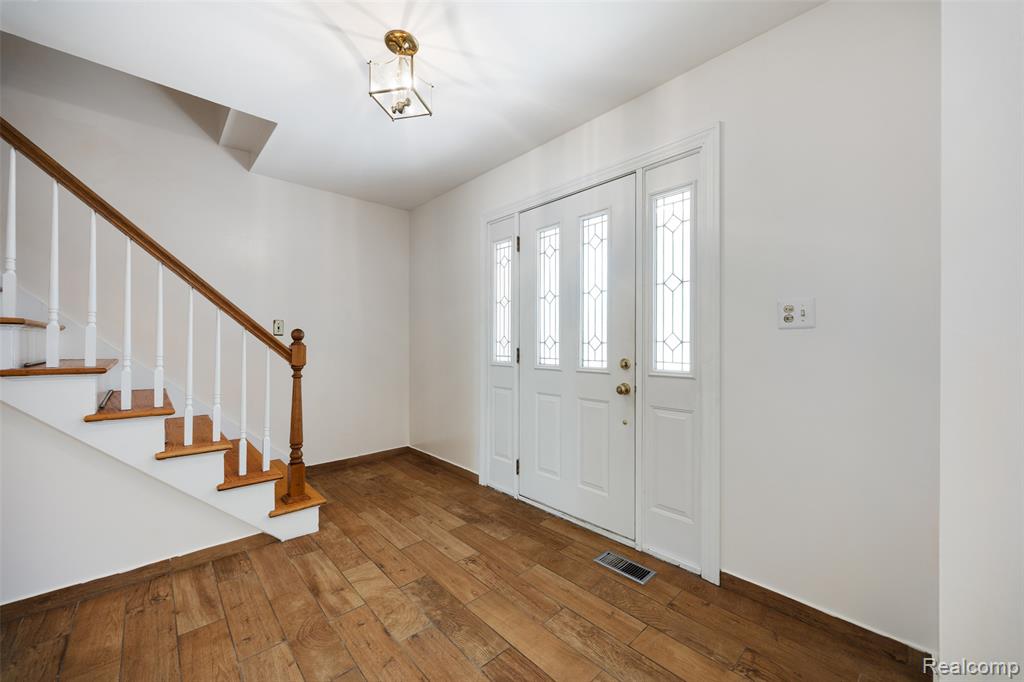 14018 Greentrees Street, Riverview, MI 48193 — Photo 10