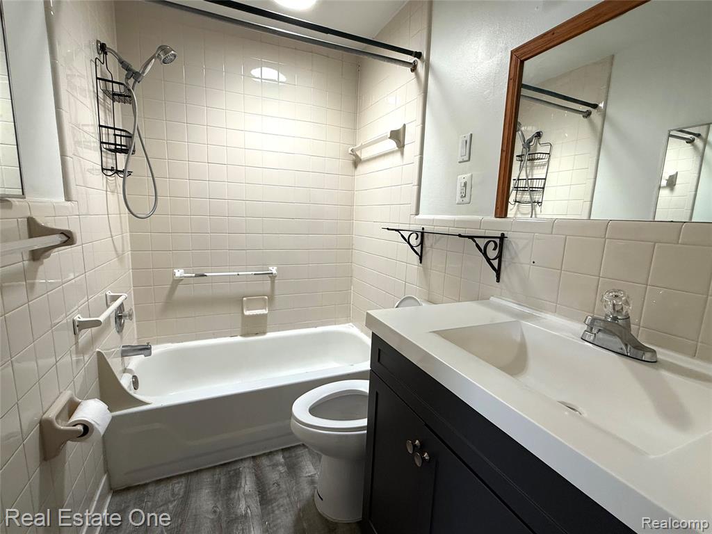 5645 FENTON Street, Dearborn Heights, MI 48127 — Photo 9