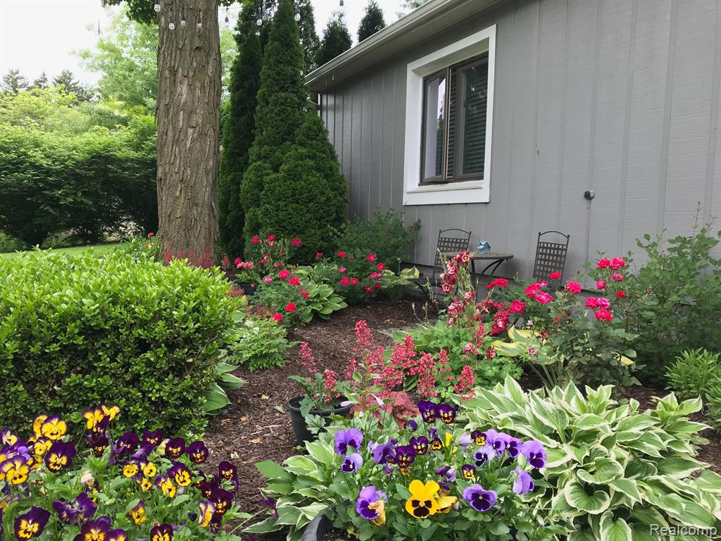 46877 W ANN ARBOR Trail, Plymouth, MI 48170 — Photo 27
