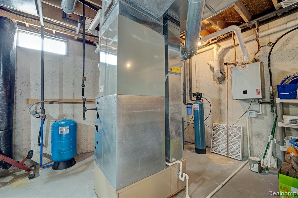 9619 Tree Top Court, Pinckney, MI, 48169