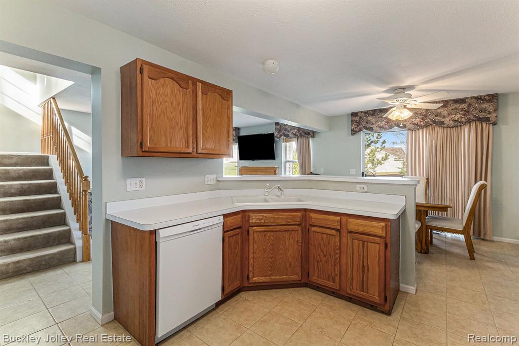 4419 WILLOW VIEW Court, Howell, MI 48843 — Photo 3