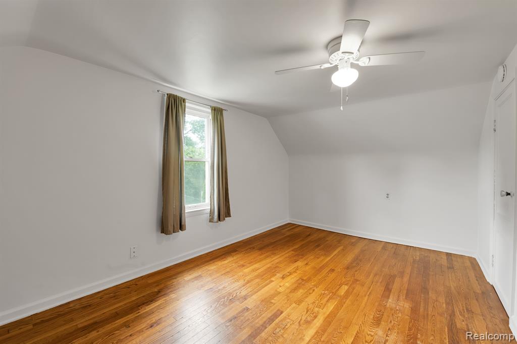 4901 HARDING Street, Dearborn Heights, MI 48125 — Photo 24