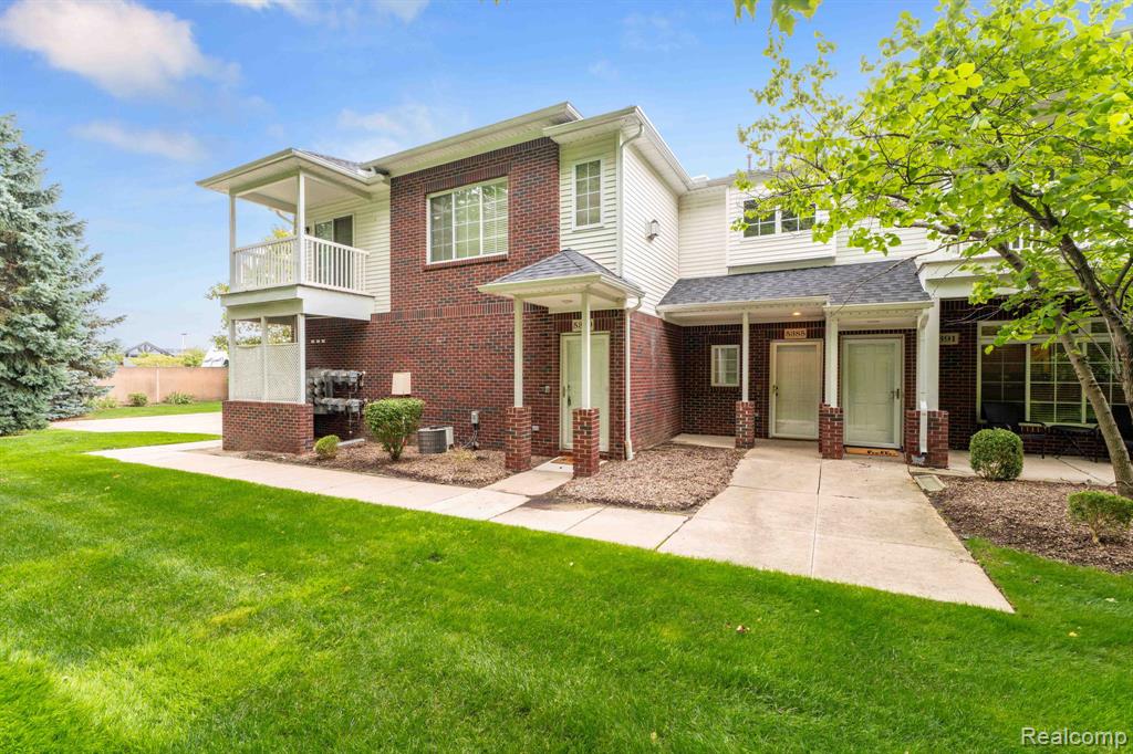 5379 Twin Oaks Drive, Sterling Heights, MI 48314 — Photo 3