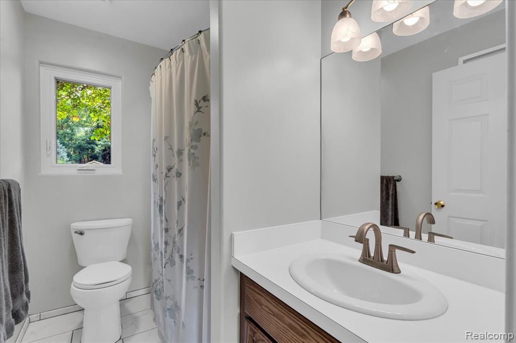 5050 Whitlow Court, Commerce Twp, MI 48382 — Photo 19