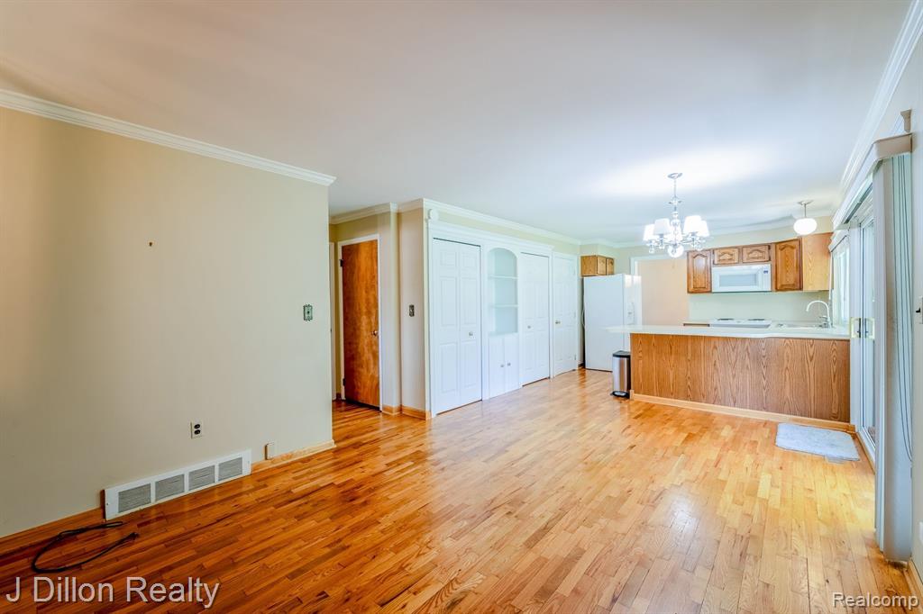 9121 TAVISTOCK Drive, Plymouth, MI 48170 — Photo 22