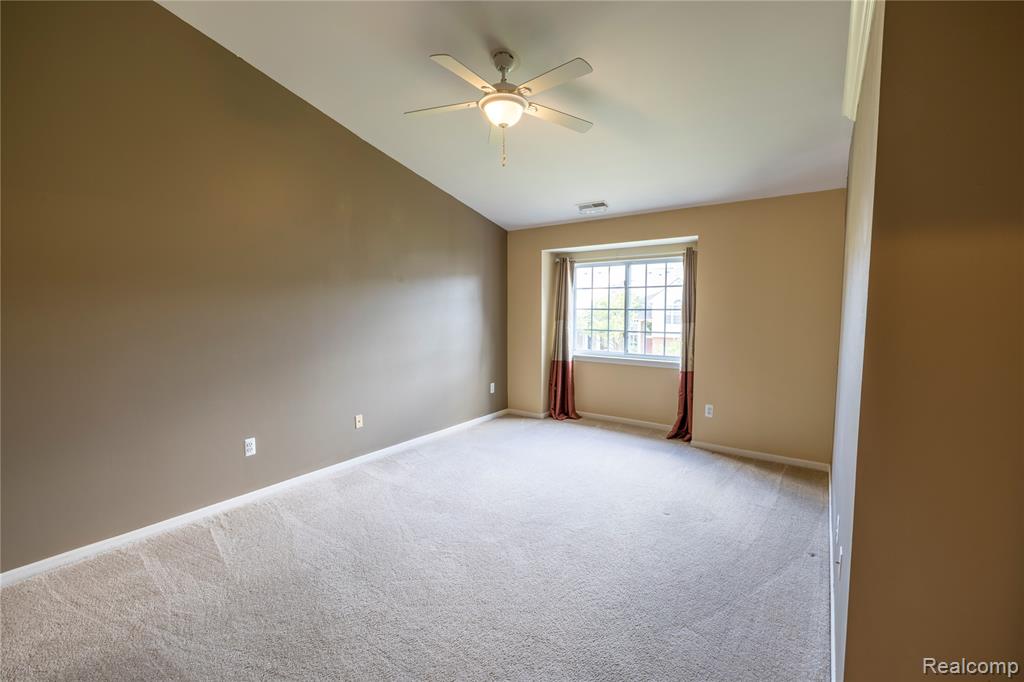 5674 Acorn Lane, Sterling Heights, MI 48314 — Photo 15