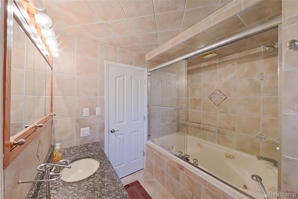 9619 Portage Lake Avenue, Pinckney, MI 48169 — Photo 16
