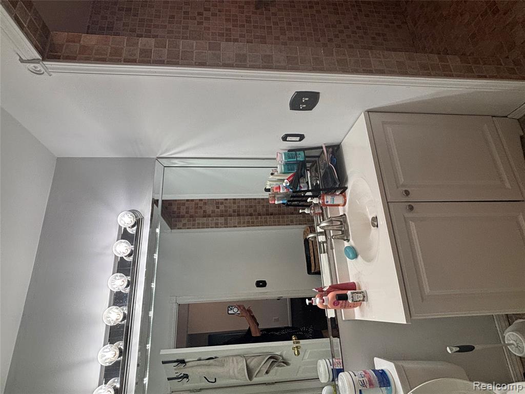 7129 Parkridge Parkway, Swartz Creek, MI 48473 — Photo 16