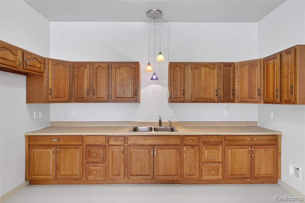 9624 Bridge Lake Road, Clarkston, MI 48348 — Photo 29