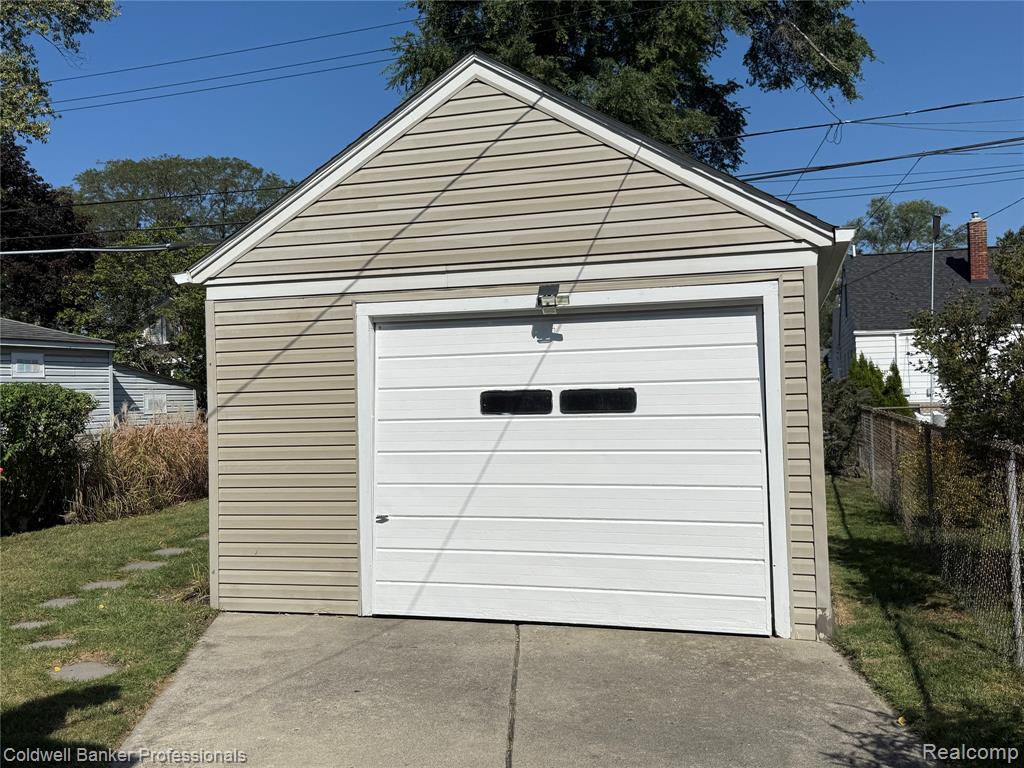565 E Webster Street, Ferndale, MI 48220 — Photo 28