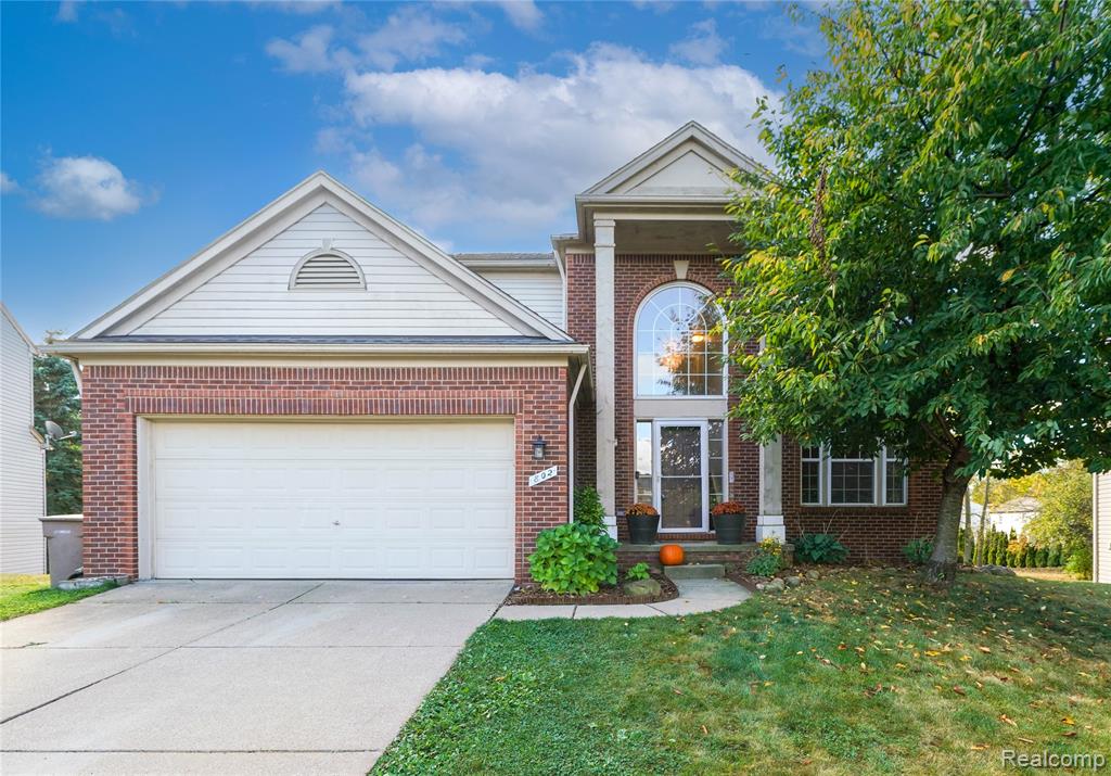 802 Castle Pine Court, Pontiac, MI 48340 — front exterior