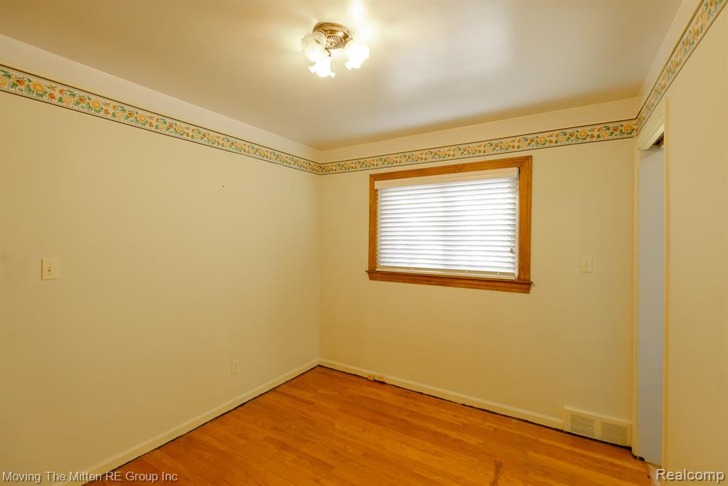 6735 Whitby Street, Garden City, MI — Photo 16