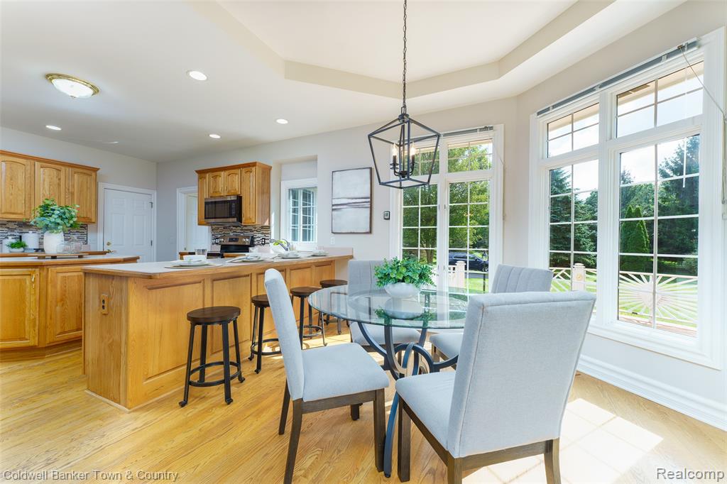 4692 Edinburgh Drive, Howell, MI 48843 — Photo 9