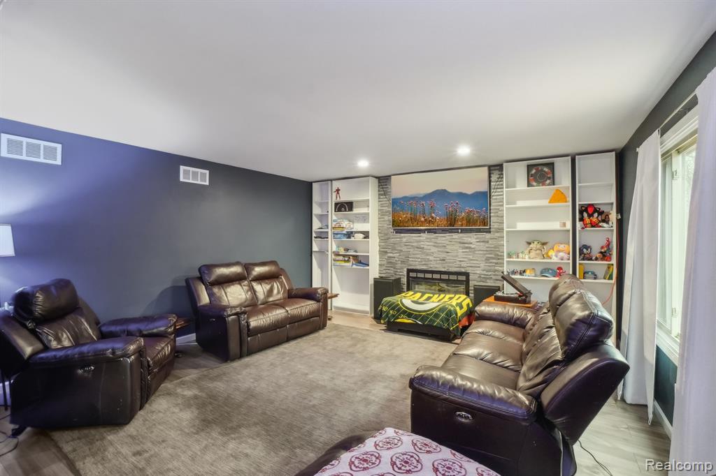 49469 MONTE Road, Chesterfield, MI 48047 — Photo 4