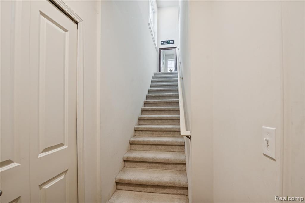 10028 RIDGE RUN Street, 10, Howell, MI 48855 — Photo 3