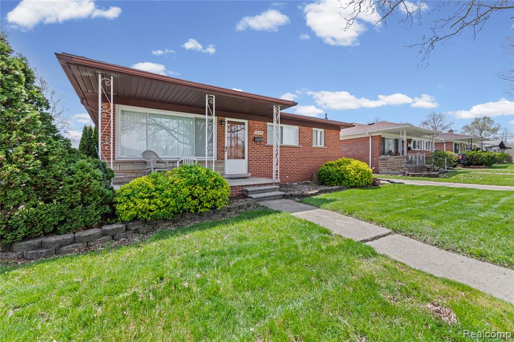 25629 Ridgeway Street, Dearborn Heights, MI 48127 — Photo 2