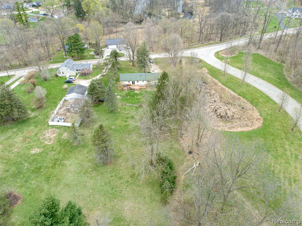 9024 PARSHALLVILLE Road, Fenton, MI 48430 — Photo 8