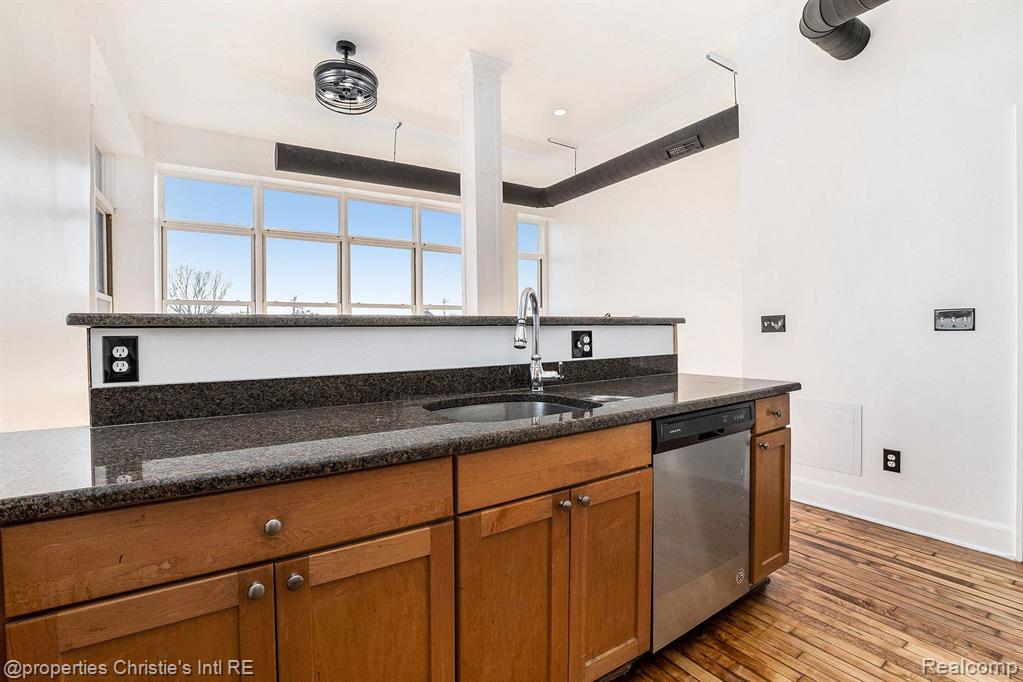 8820 JOSEPH CAMPAU Street, 3, Hamtramck, MI 48212 — Photo 9