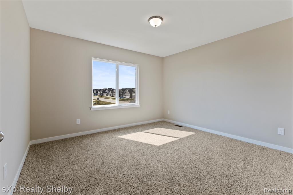 52180 Wellington Valley Drive, Macomb, MI 48042 — Photo 10