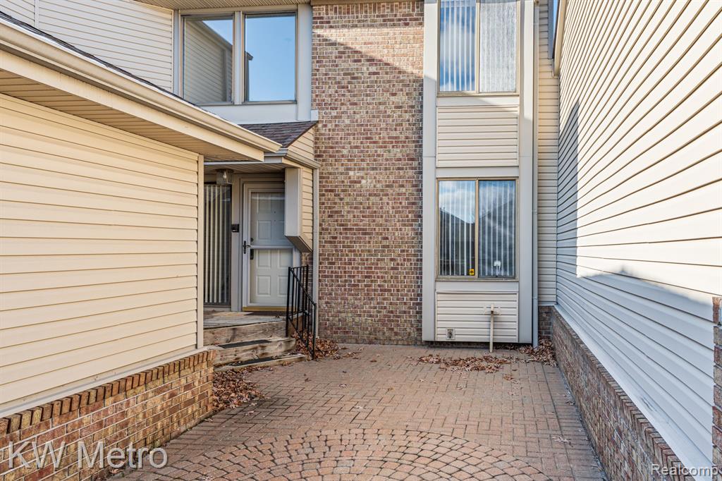 29263 W CHANTICLEER Drive, Southfield, MI 48034 — Photo 3
