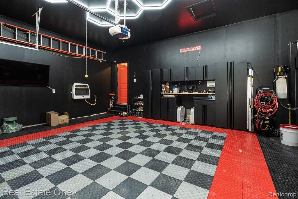 648 MELROSE, Oakland, MI — Photo 40