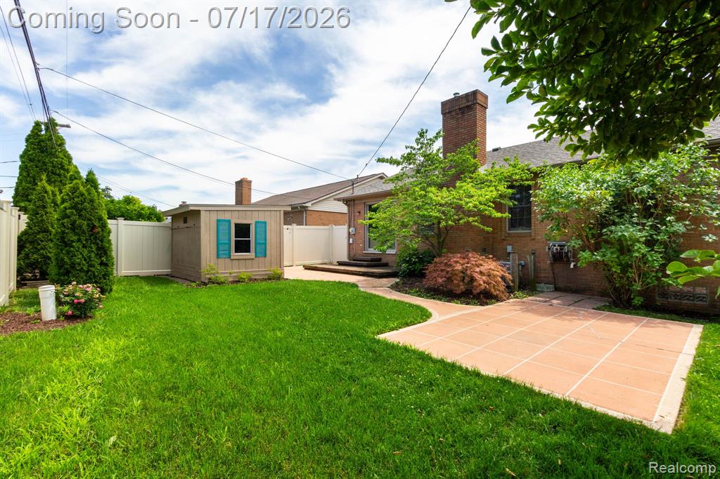 590 Saint John Street, Wyandotte, MI 48192 — Photo 31