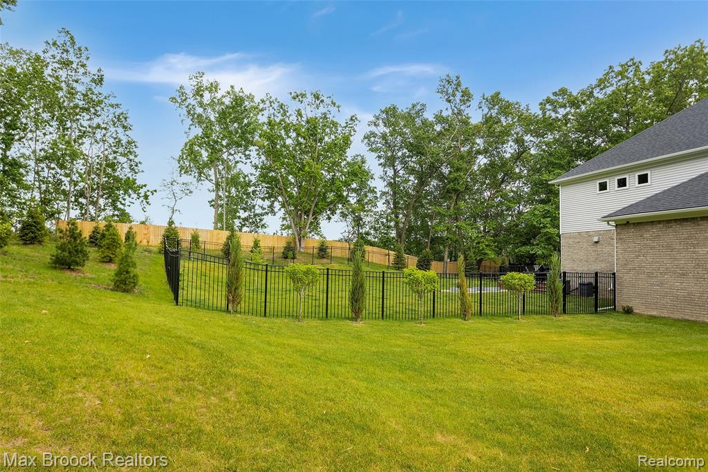 460 Lake Manitou Trail, Oxford, MI 48371 — Photo 58