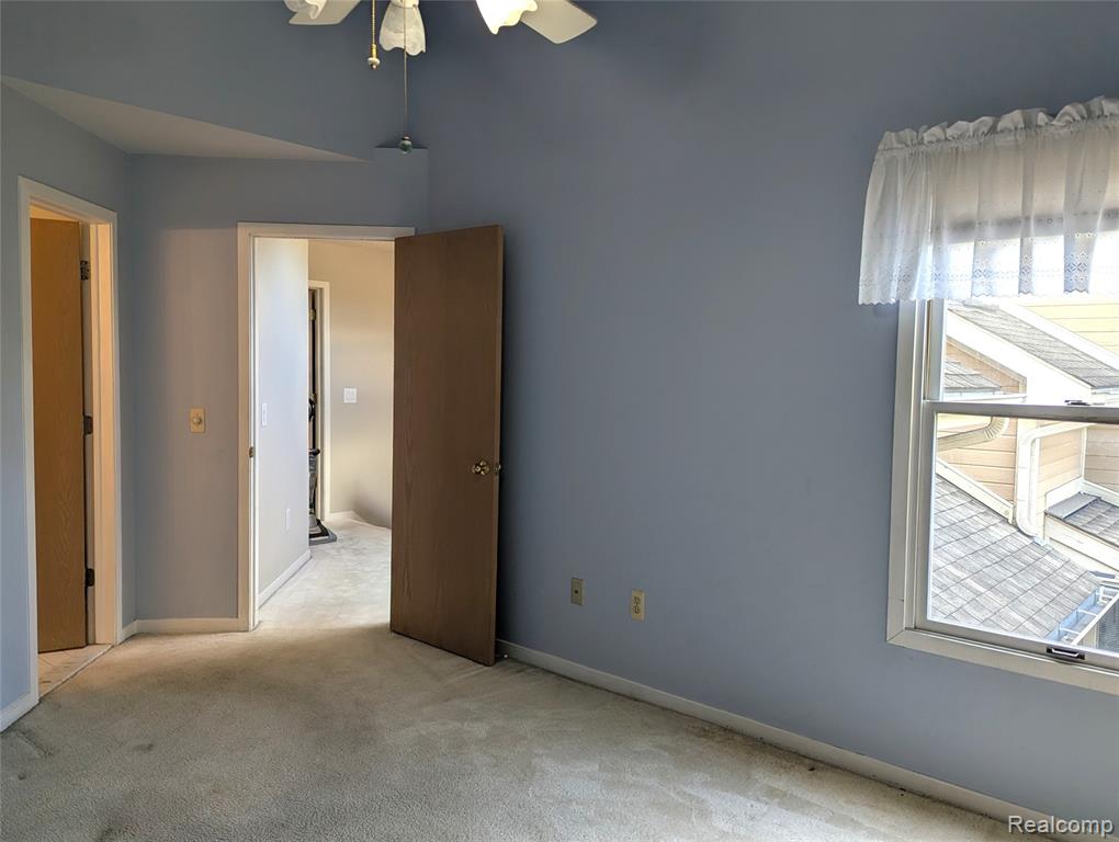 9327 Eastwind Drive, Livonia, MI 48150 — Photo 32
